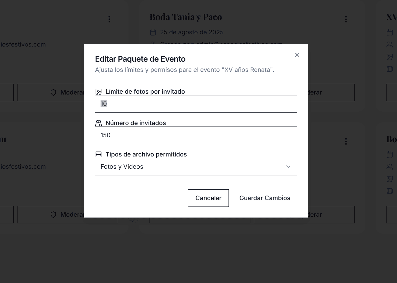 Interfaz de gestión de Espacios Festivos, donde se personaliza su álbum colaborativo al configurar el límite de fotos por invitado, el número de asistentes y los tipos de archivo permitidos.